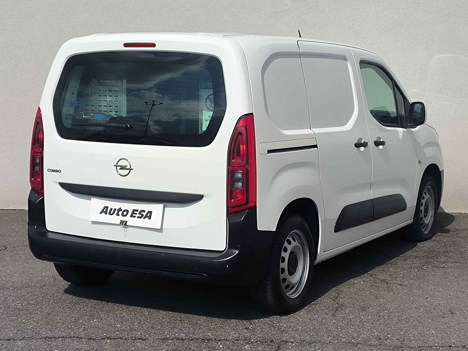 Opel Combo 1.5CDTi Edition DÍLNA