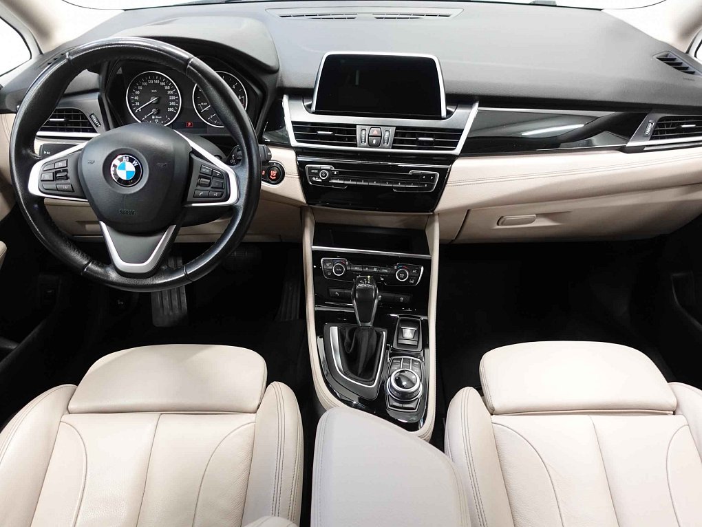 BMW Řada 2 2.0d  220d xDrive