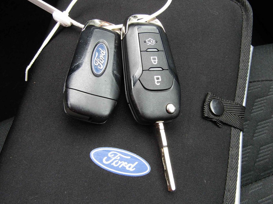 Ford Puma 1.0 EB Titanium
