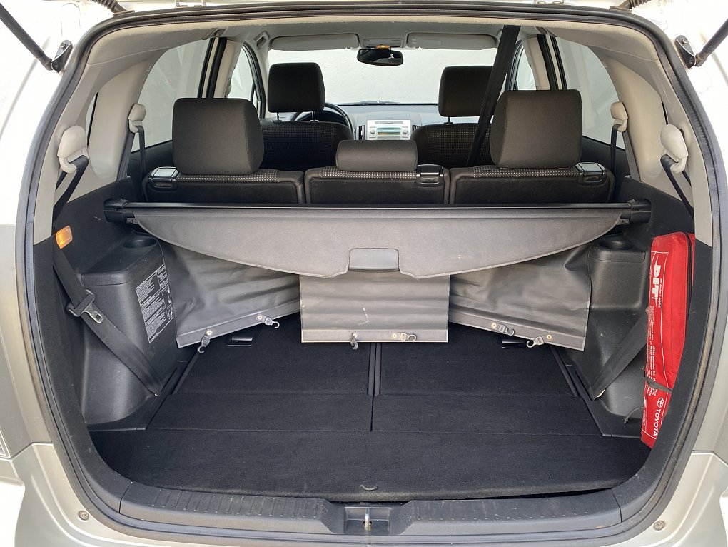 Toyota Corolla Verso 2.2 D-4D 