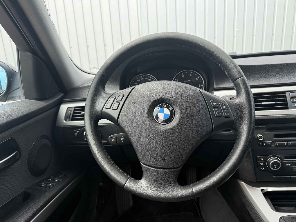 BMW Řada 3 2.0 i  318i