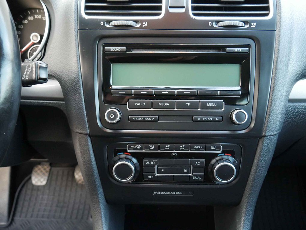 Volkswagen Golf 1.6 TDi 