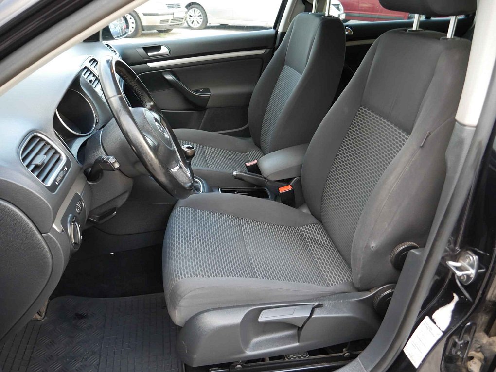 Volkswagen Golf 1.6 TDi 