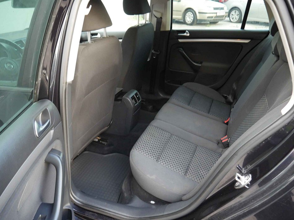 Volkswagen Golf 1.6 TDi 