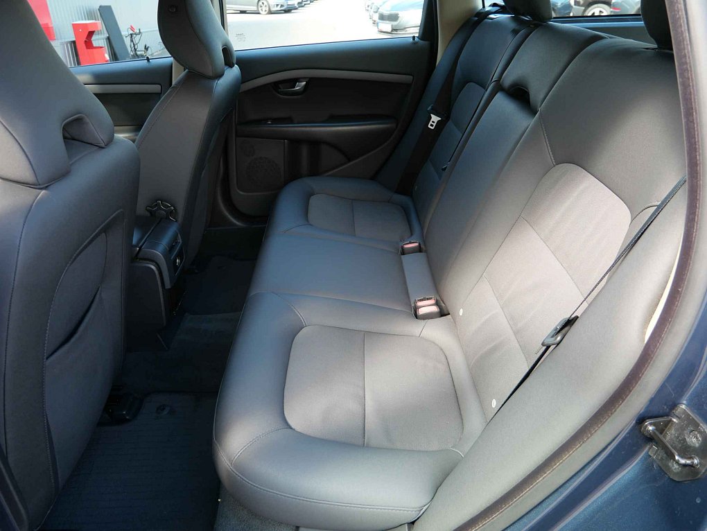 Volvo V70 2.5 