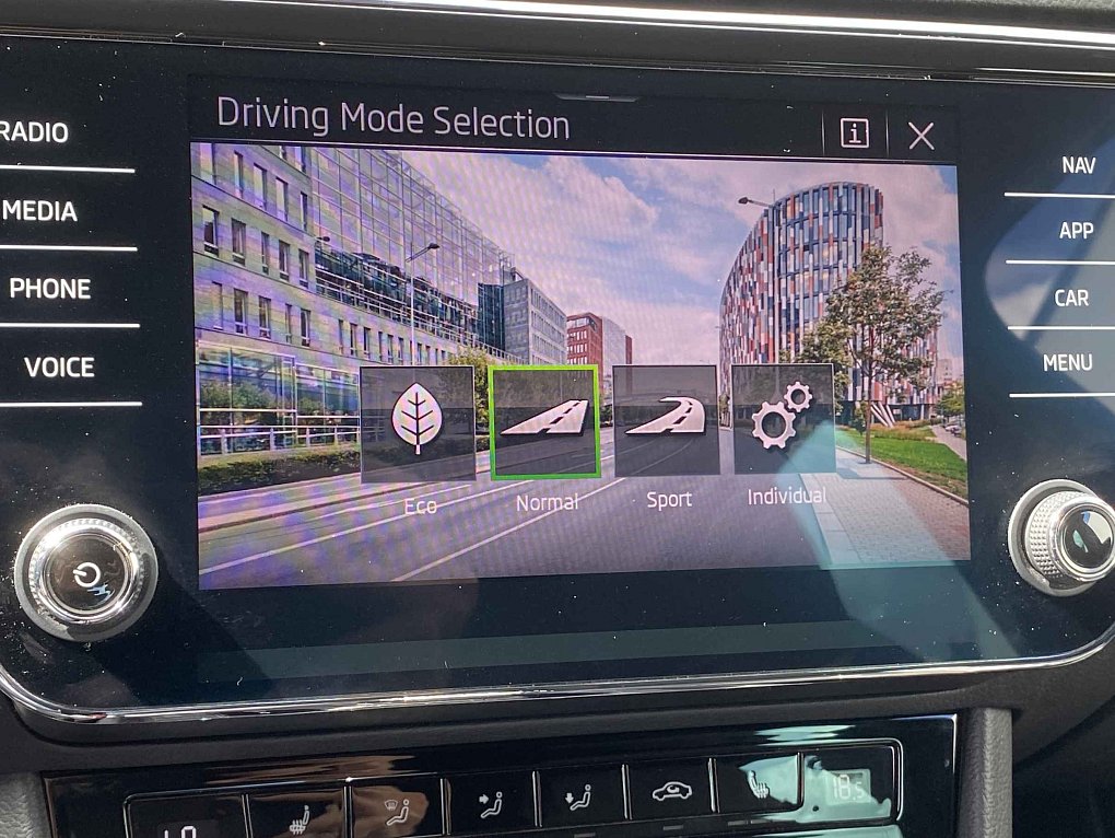 Škoda Superb III 2.0 TSi SportLine