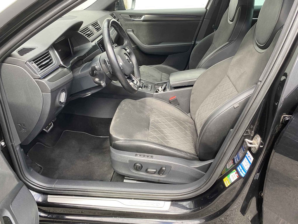 Škoda Superb III 2.0 TSi SportLine