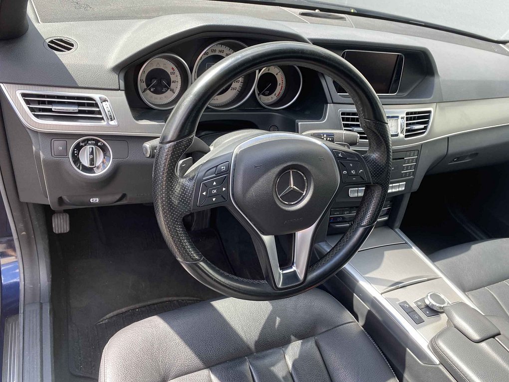 Mercedes-Benz Třída E 3.0 CDi Avantgarde E350 4matic