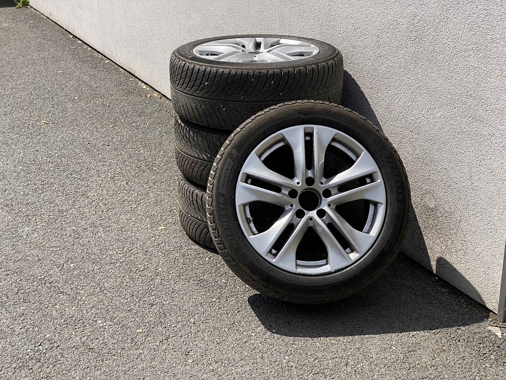Mercedes-Benz Třída E 3.0 CDi Avantgarde E350 4matic