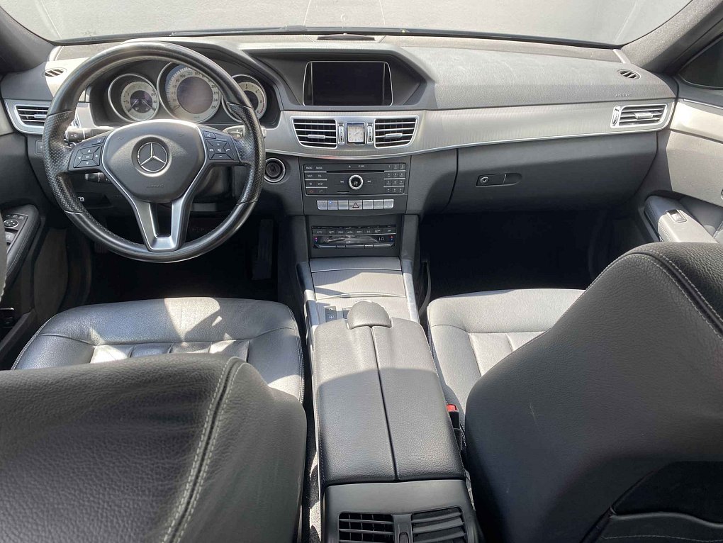 Mercedes-Benz Třída E 3.0 CDi Avantgarde E350 4matic