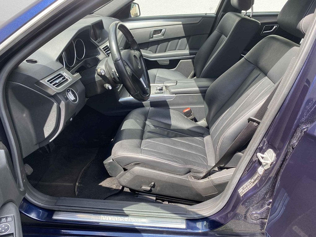 Mercedes-Benz Třída E 3.0 CDi Avantgarde E350 4matic