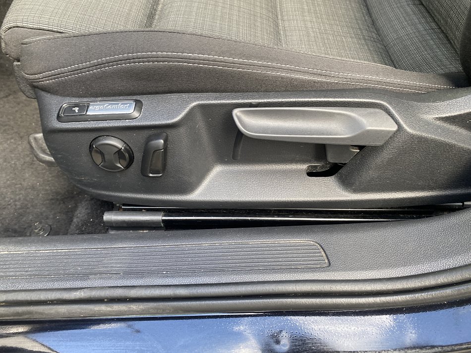 Volkswagen Passat 2.0 TDi Business