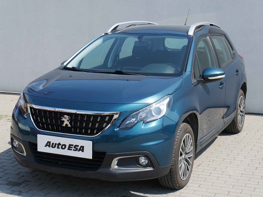 Peugeot 2008 1.2i 