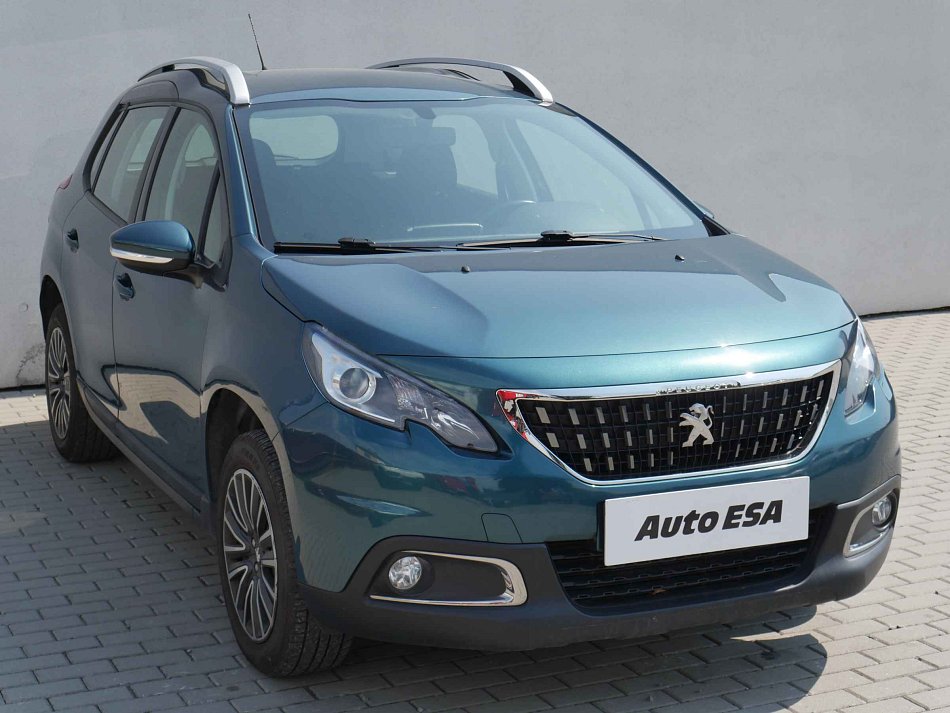 Peugeot 2008 1.2i 