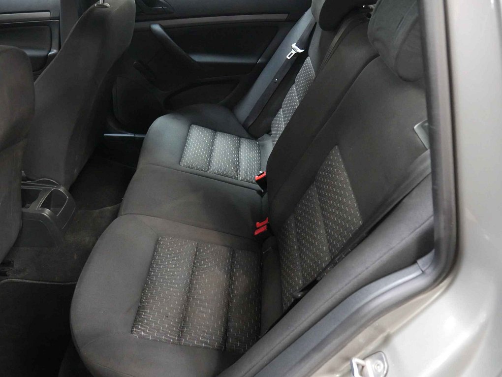 Škoda Octavia II 1.6i Tour