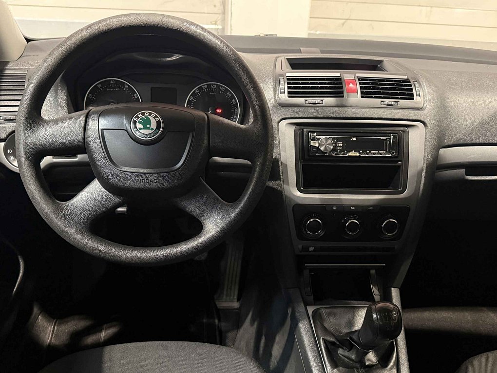 Škoda Octavia II 1.6i Tour