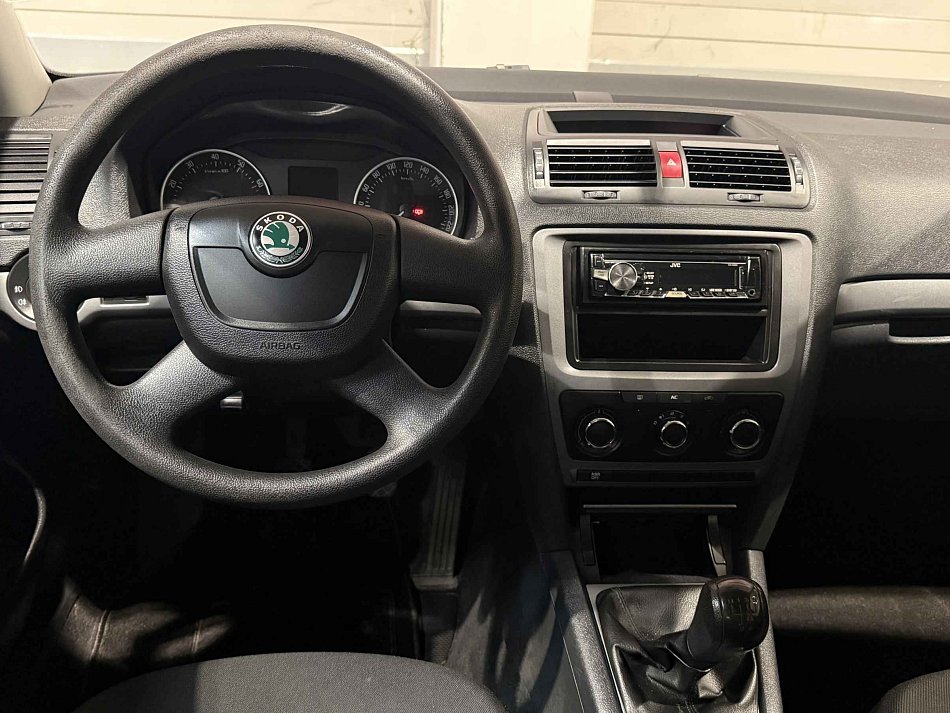 Škoda Octavia II 1.6i Tour