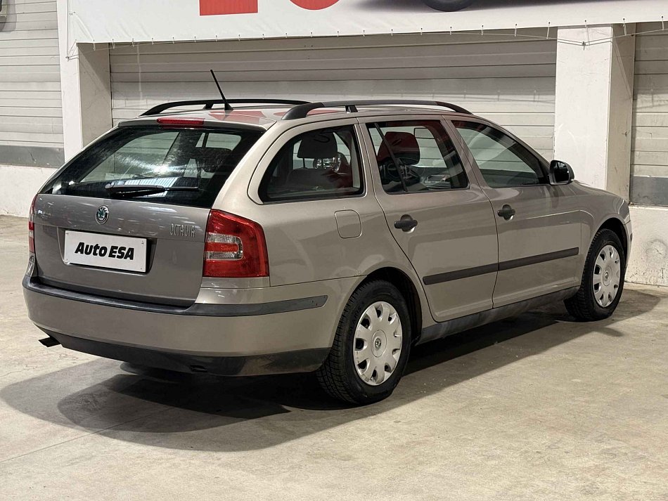 Škoda Octavia II 1.6i Tour
