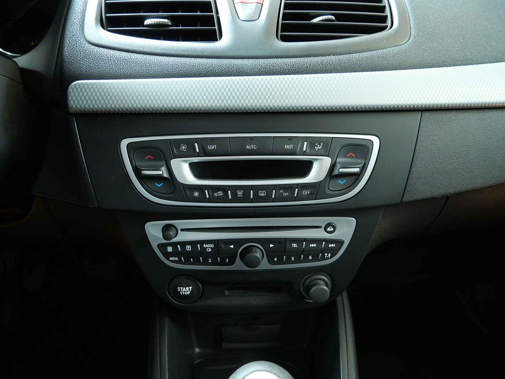 Renault Fluence 1.6i 