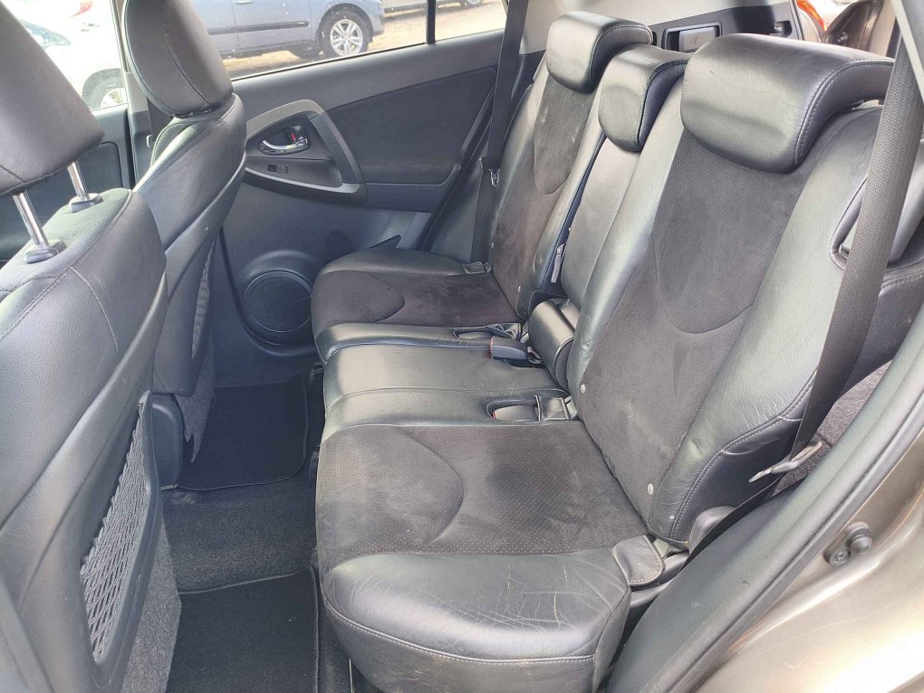 Toyota RAV4 2.0i  4X4