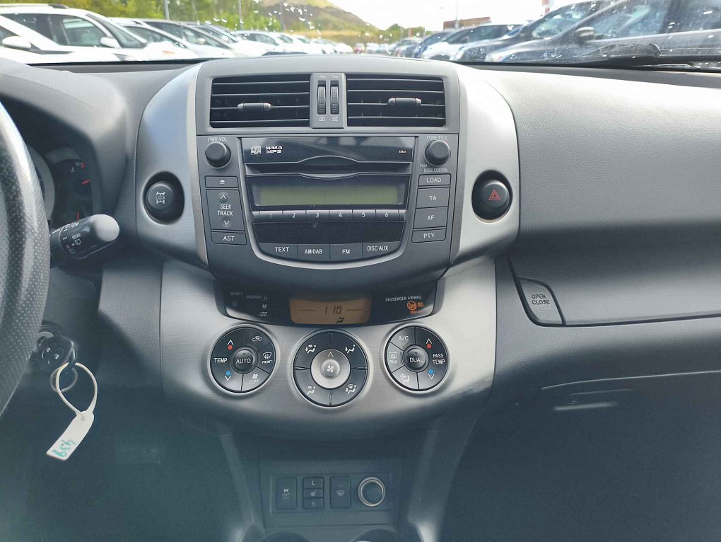 Toyota RAV4 2.0i  4X4