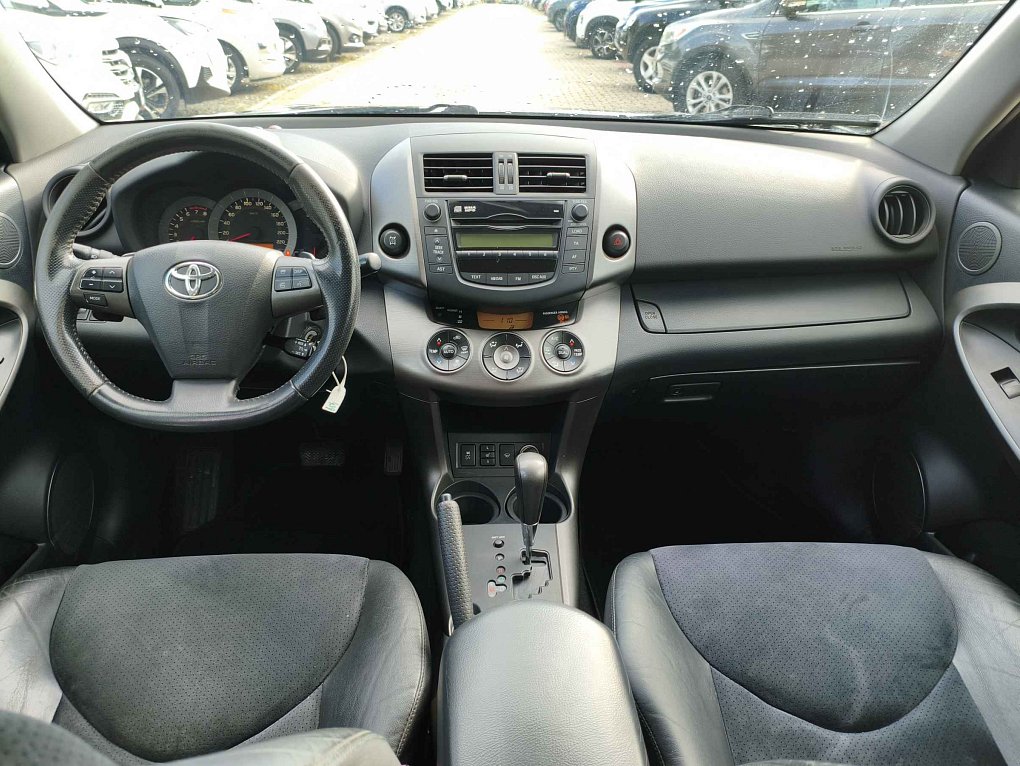 Toyota RAV4 2.0i  4X4