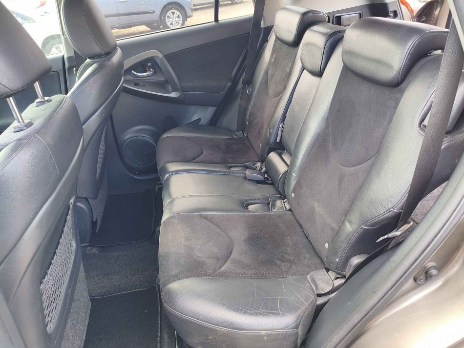 Toyota RAV4 2.0i  4X4