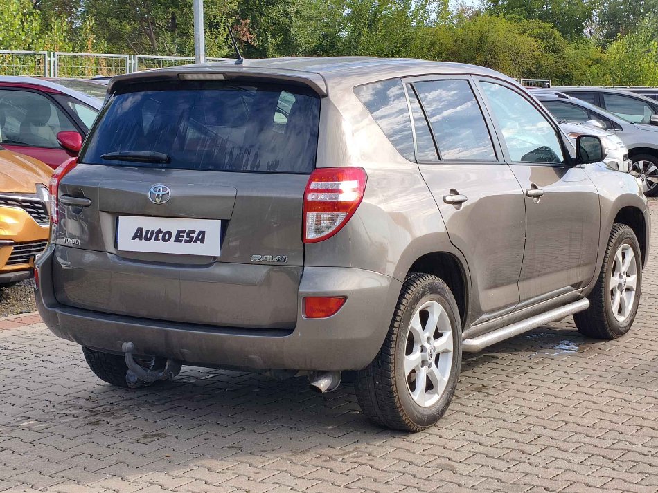 Toyota RAV4 2.0i  4X4
