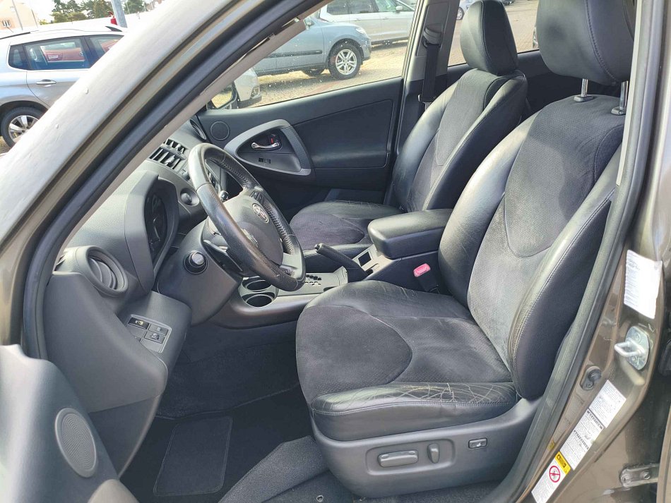 Toyota RAV4 2.0i  4X4