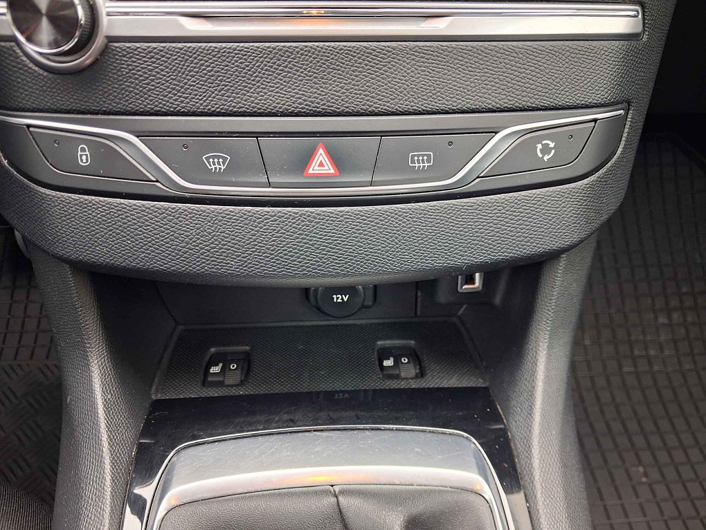 Peugeot 308 1.2 PT 