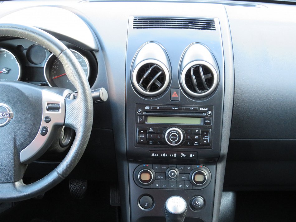 Nissan Qashqai 2.0i 