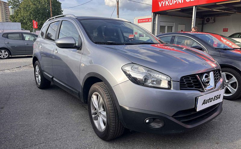 Nissan Qashqai 2.0i  +2