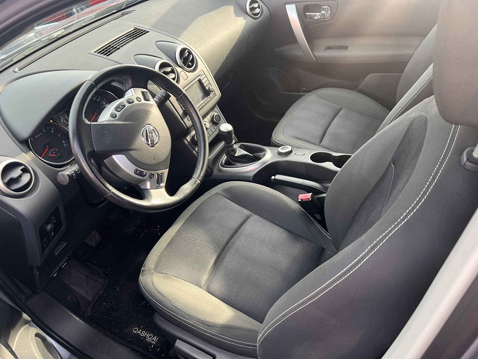 Nissan Qashqai 2.0i  +2