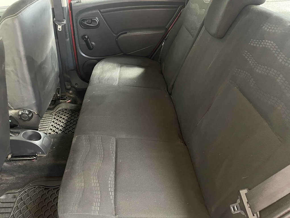 Dacia Sandero 1.6i 