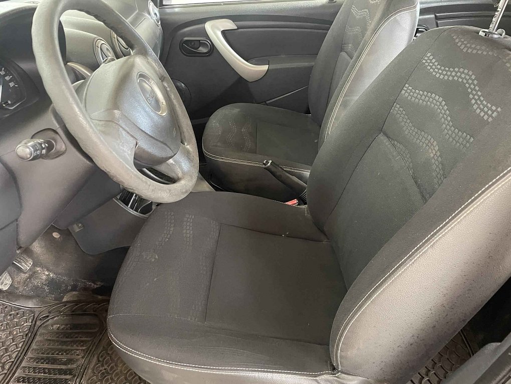Dacia Sandero 1.6i 