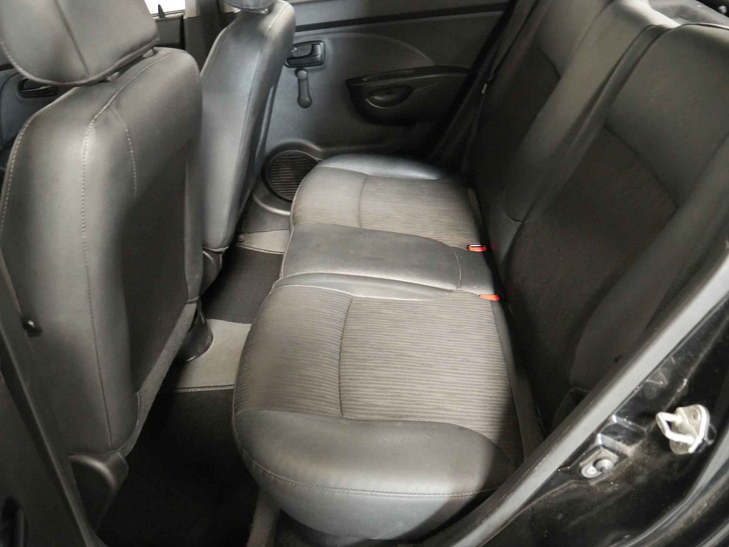 Kia Picanto 1.0i 
