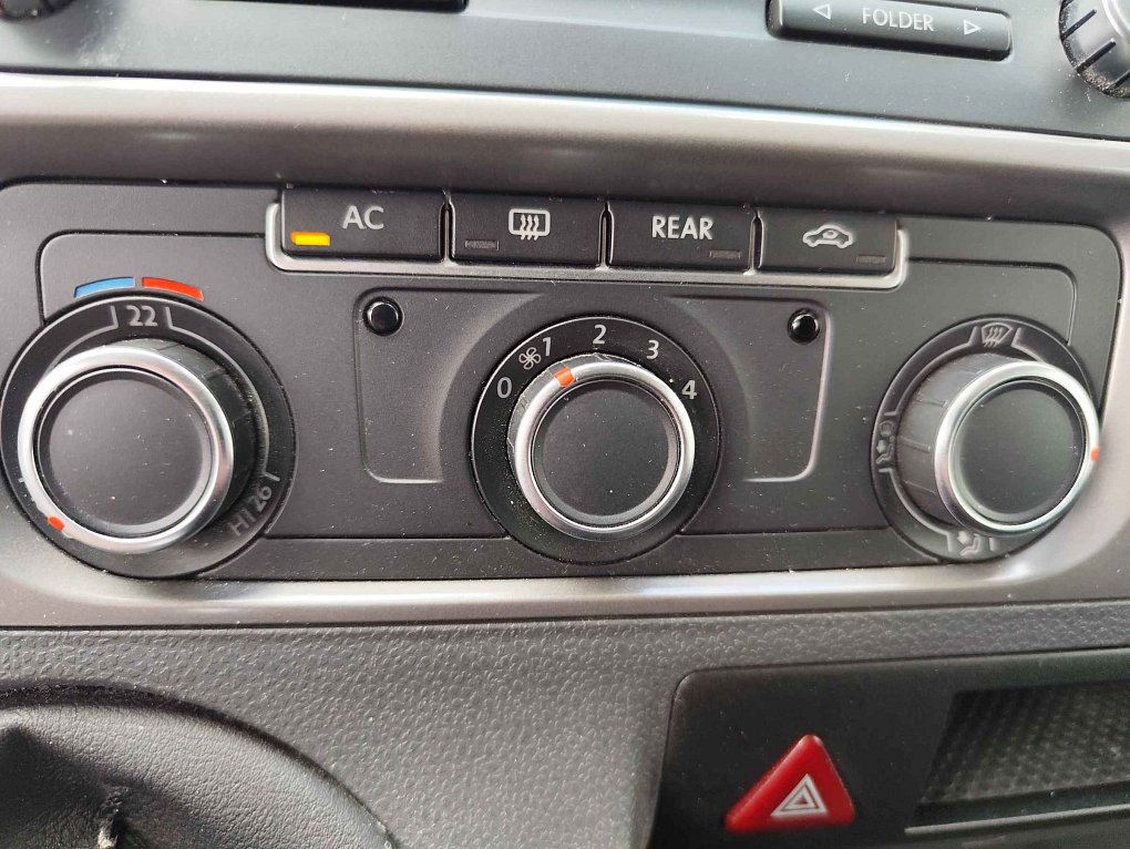 Volkswagen Multivan 2.0TDi 