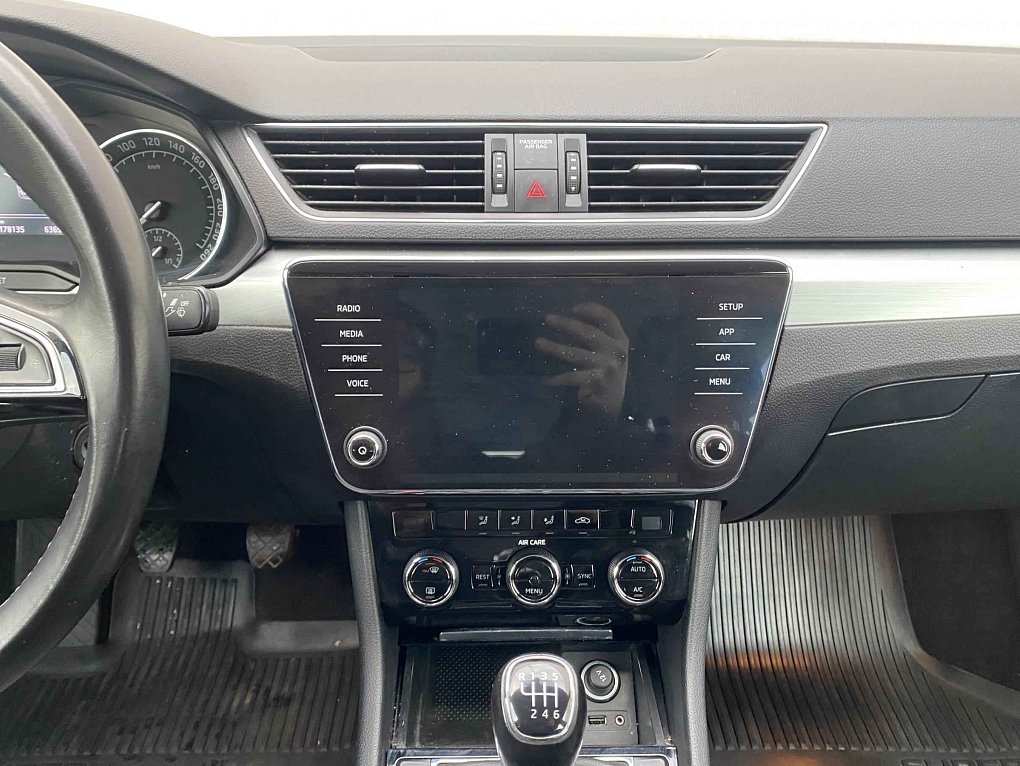 Škoda Superb III 2.0TDi SportLine