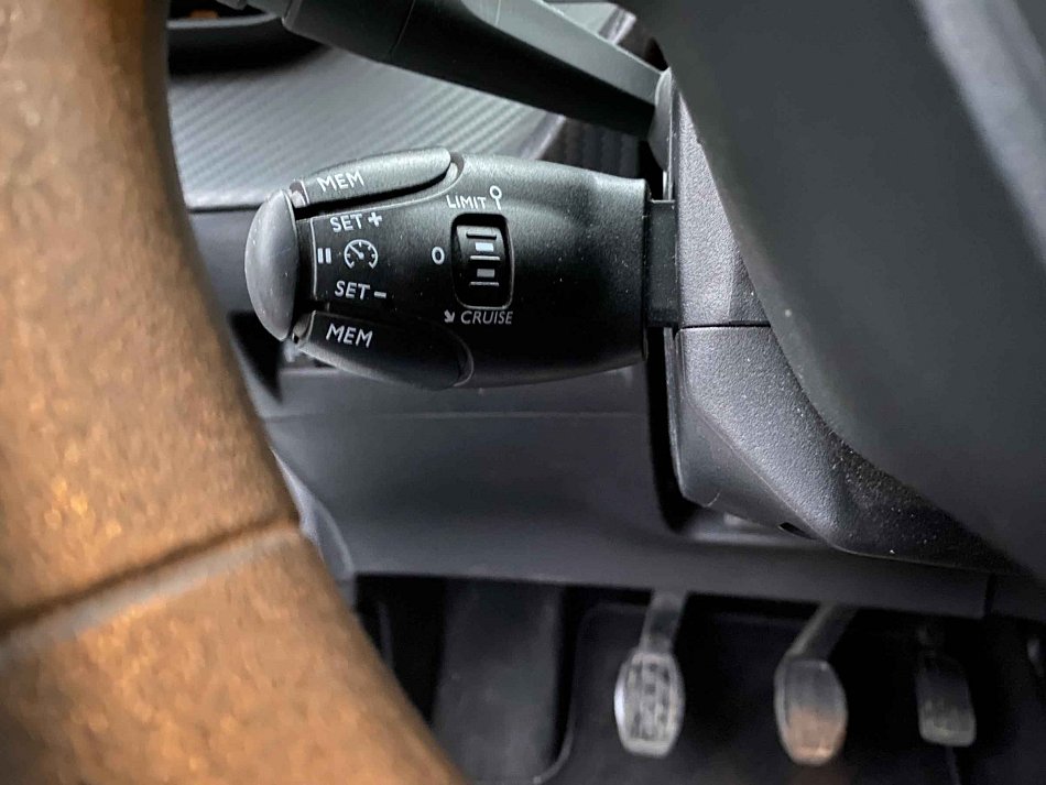 Peugeot 208 1.2i Active