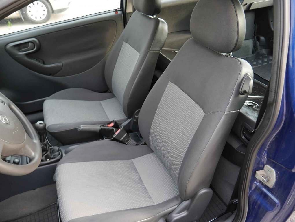 Opel Corsa 1.0i 