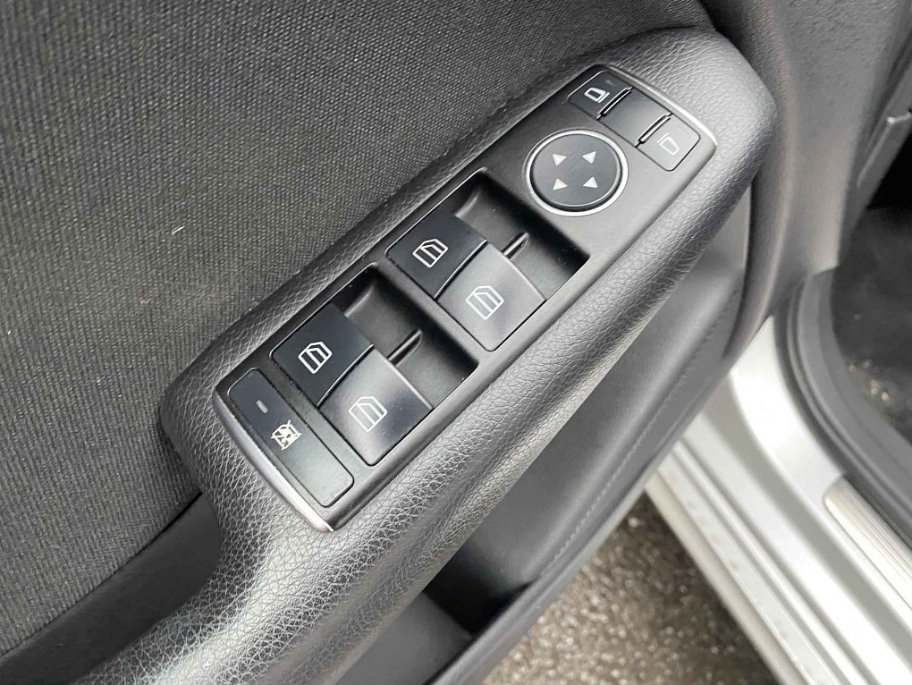 Mercedes-Benz Třída B 1.6i  B200