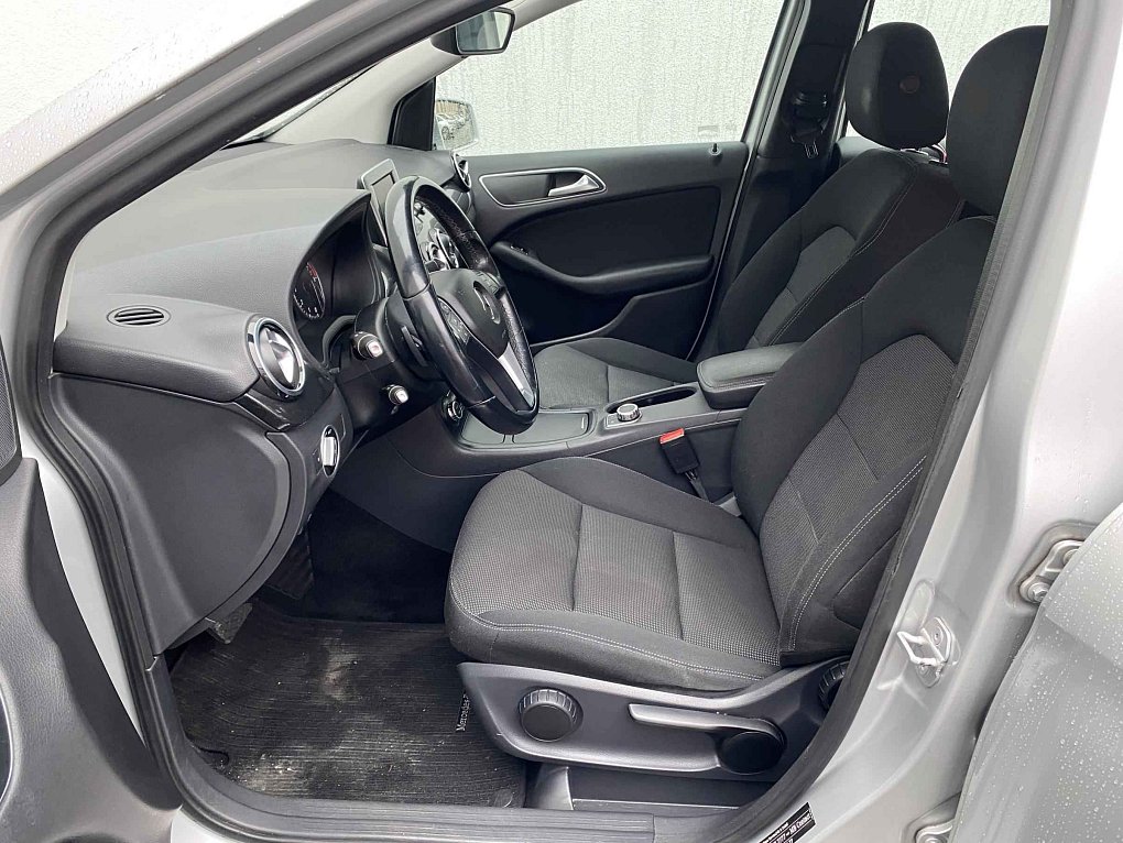 Mercedes-Benz Třída B 1.6i  B200