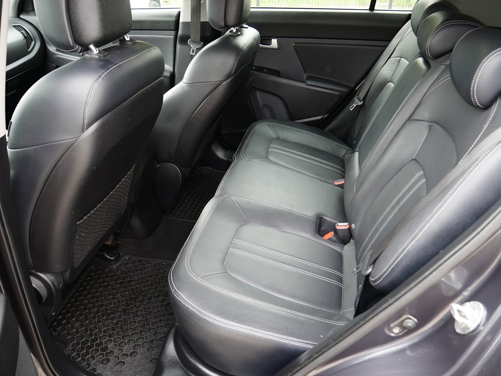 Kia Sportage 2.0 CVVT Spirit AWD