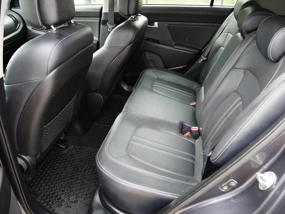 Kia Sportage 2.0 CVVT Spirit AWD