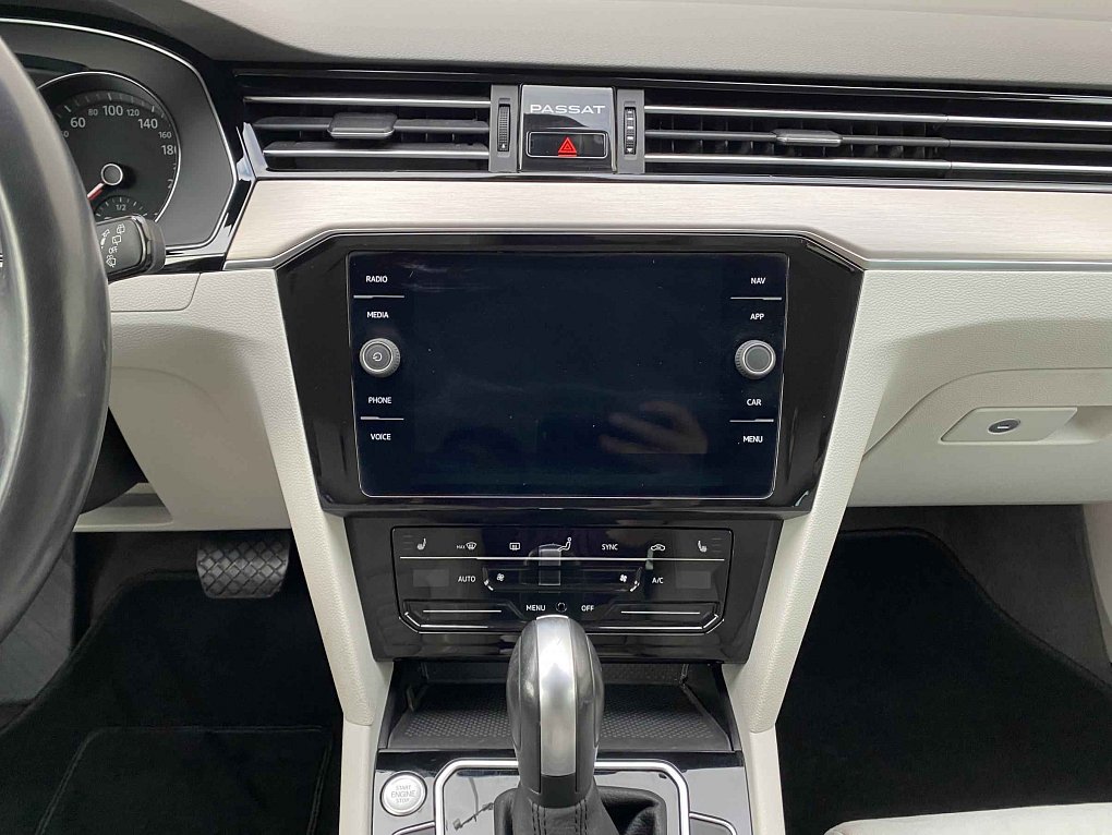 Volkswagen Passat 2.0 TDI Elegance