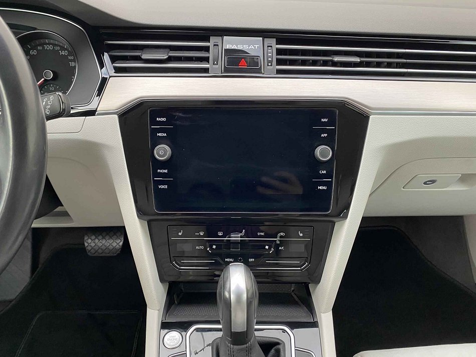 Volkswagen Passat 2.0 TDI Elegance