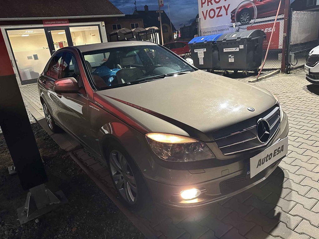 Mercedes-Benz Třída C 3.0 CDi Avantgarde C320 4Matic