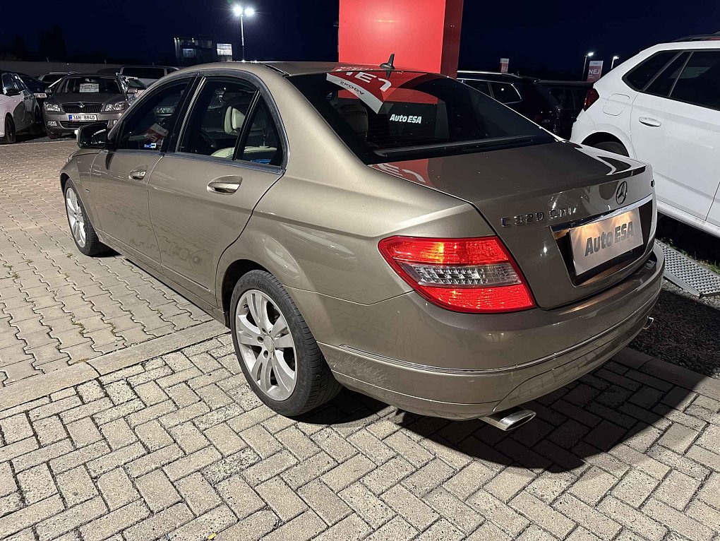 Mercedes-Benz Třída C 3.0 CDi Avantgarde C320 4Matic