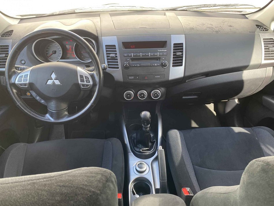 Mitsubishi Outlander 2.2d  4x4, 7míst