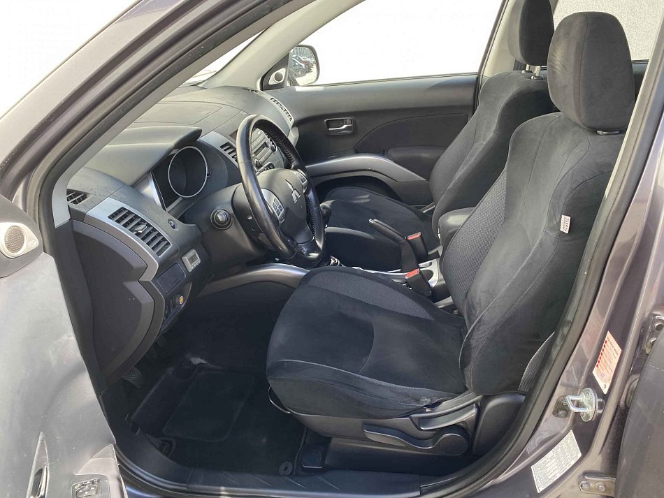 Mitsubishi Outlander 2.2d  4x4, 7míst